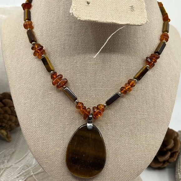 Vintage Adjustable Tiger's Eye Necklace with Sterling Silver Chain - Picture 13 of 16